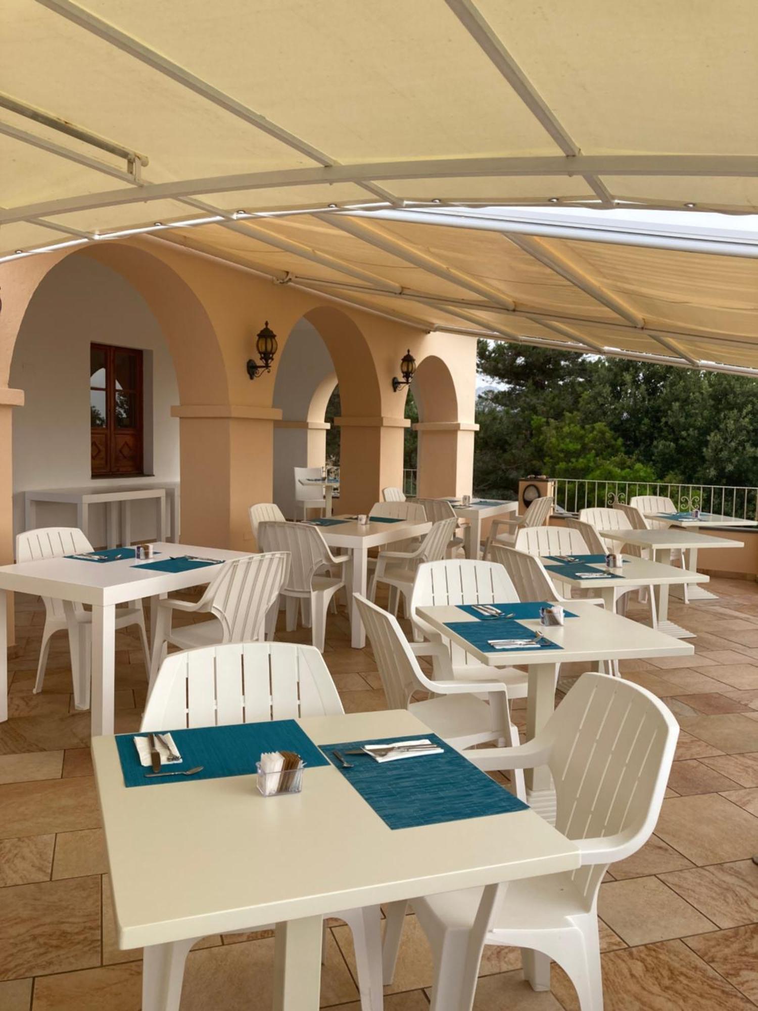 Hotel Villa Campana Cala Liberotto Buitenkant foto